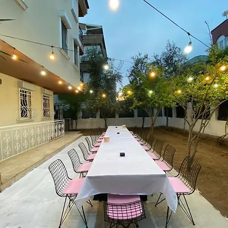 Lara'da Lux Mustakil Bahceli Ev Apartment