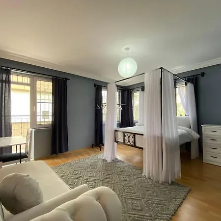 Lara'da Lux Mustakil Bahceli Ev Apartment