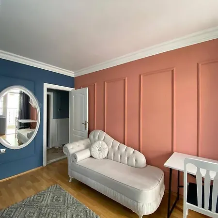 Apartman Lara'da Lux Mustakil Bahceli Ev