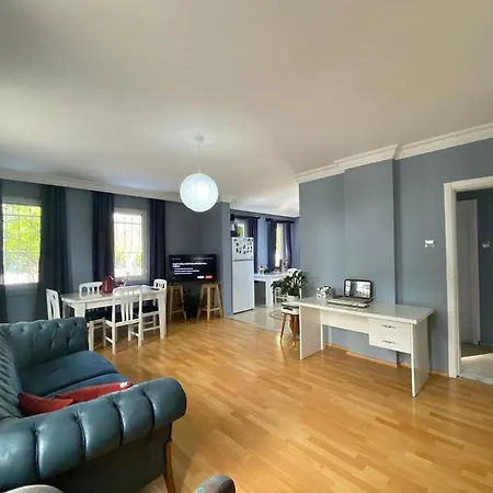 Lara'da Lux Mustakil Bahceli Ev Apartman *